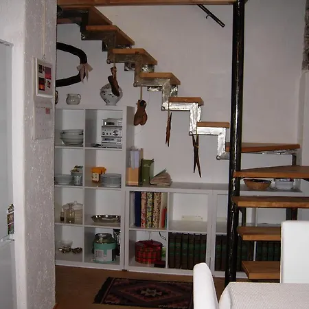 Nella Casa Di Rosella